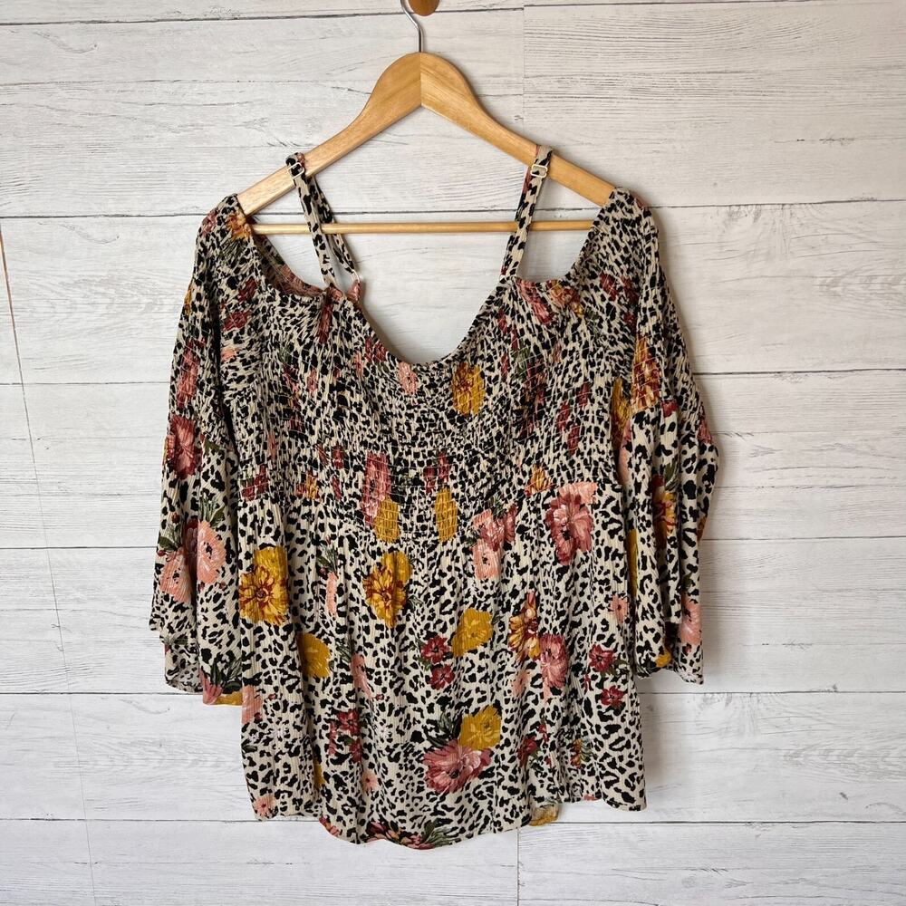Torrid Blouse Womens Size 2 Babydoll Crinkle Gauze Smocked Leopard Floral Flirty - Picture 3 of 16